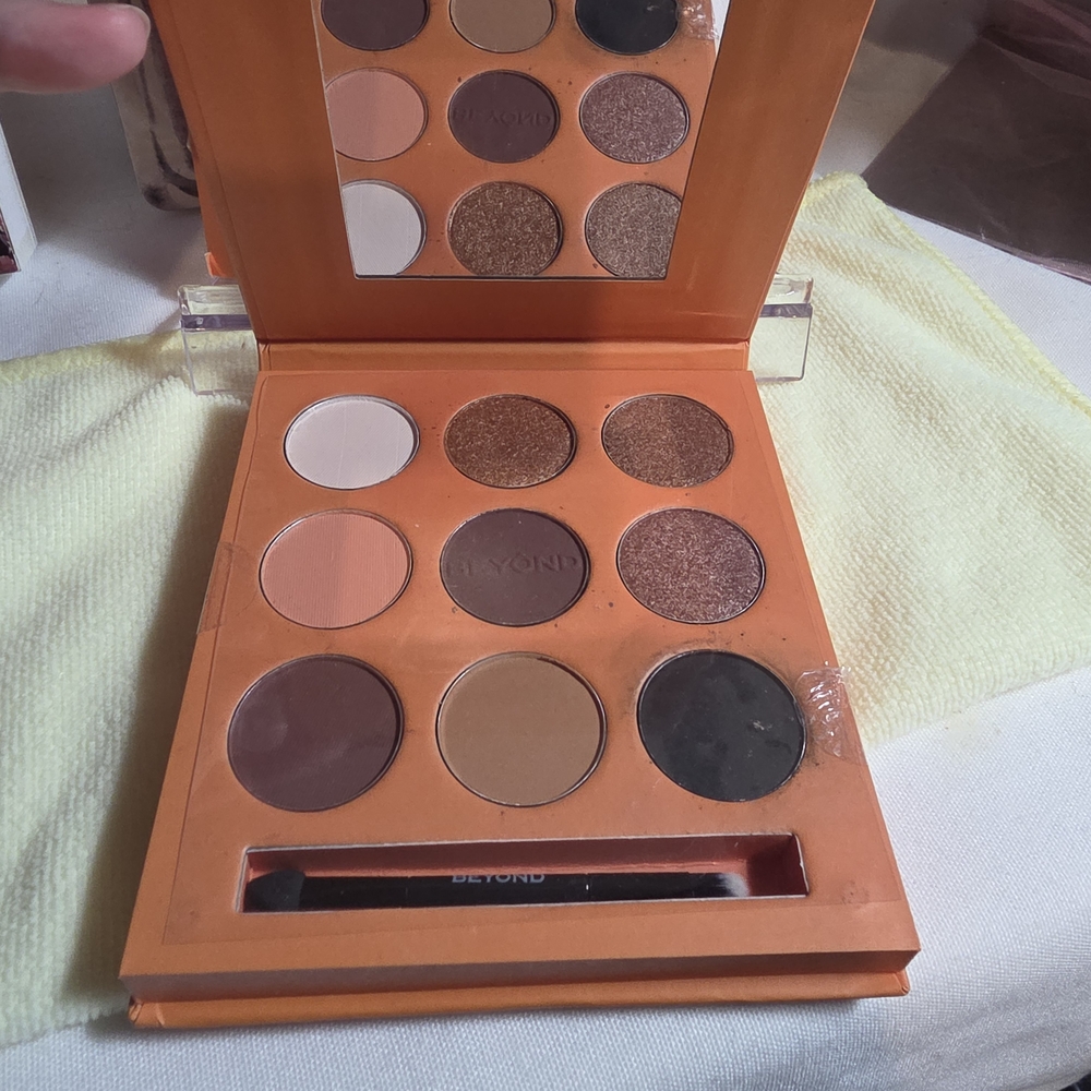 Beyond Apollo Eyeshadow Palette — Apollo